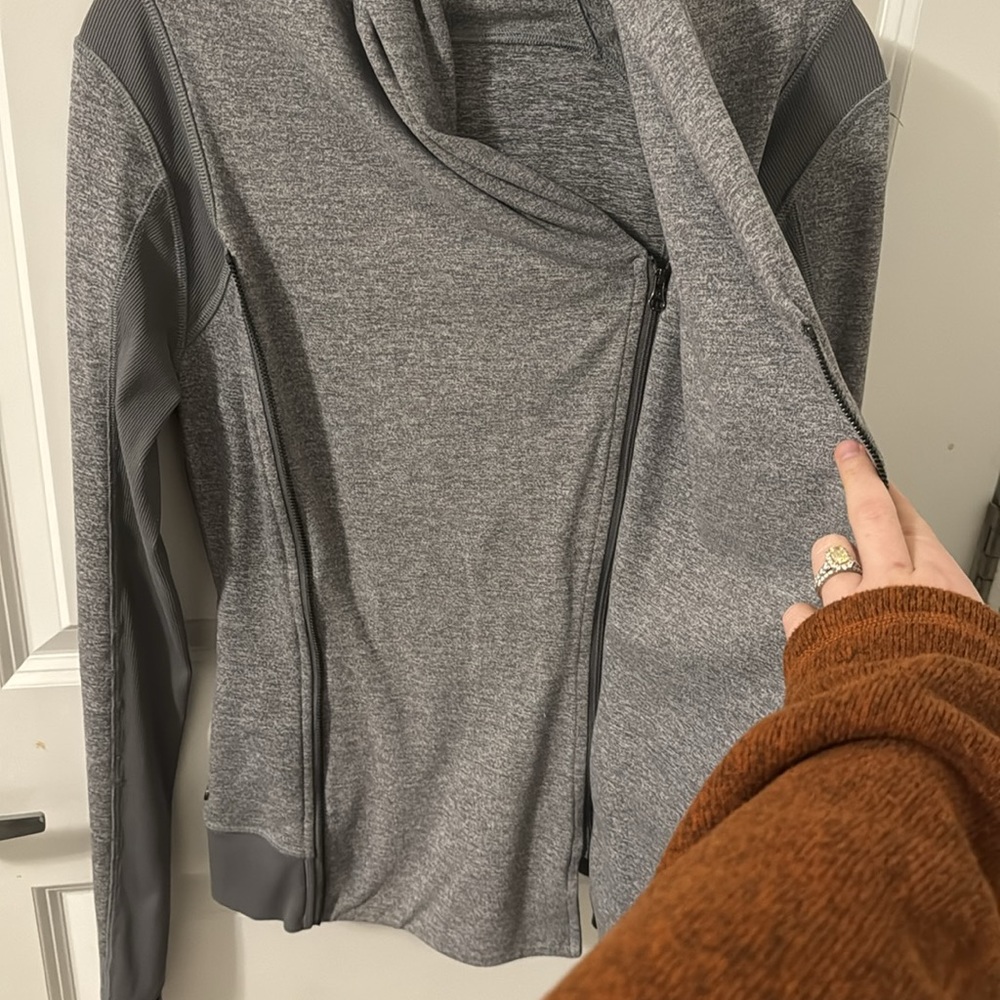 Lululemon jacket - Picture 8 of 8